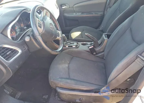 2014 Dodge Avenger Sxt z USA, uszkodzony, nr VIN 1C3CDZCG5EN217556